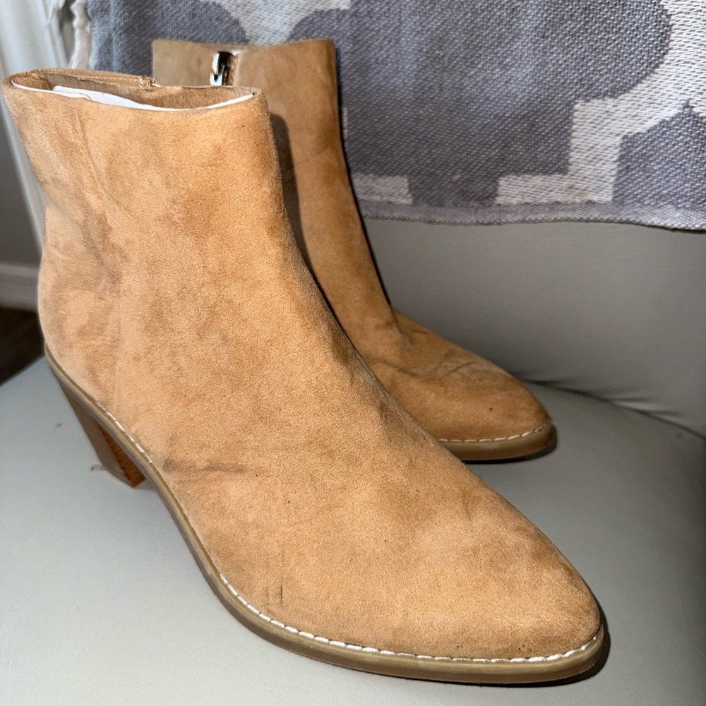 Universal Thread Tan Ankle Booties with Elastic Panels